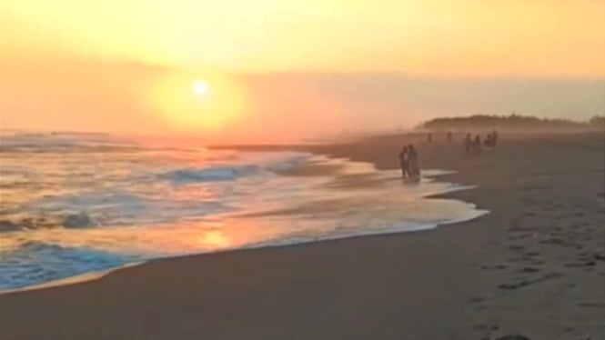 Wisata Pantai Jetis Purworejo.