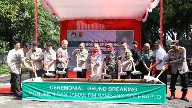 Goundbreaking Monumen Pejuang di Taman Gajamungkur Semarang.