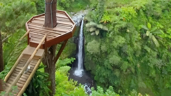Wisata air terjun Kedung Kayang Magelang, Jawa Tengah.