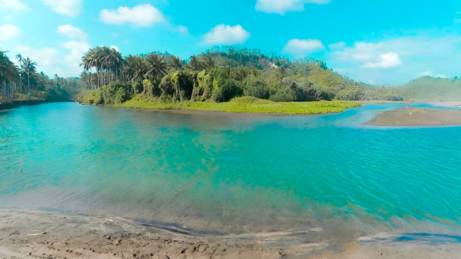 Wisata Pantai Dlodo Tulungagung.