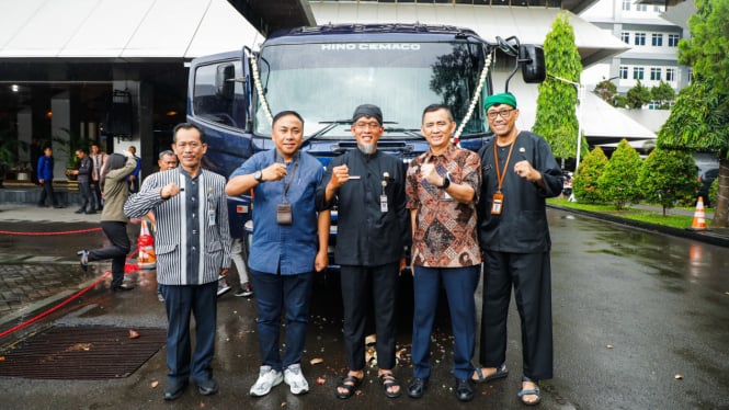 BI Jateng hibahkan truk pengantar uang ke Pemprov Jateng.