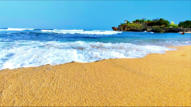 Pantai Krakal Gunung Kidul yang tak kalah dari pantai di Bali.