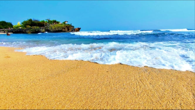 Pantai Krakal Gunung Kidul yang tak kalah dari pantai di Bali.