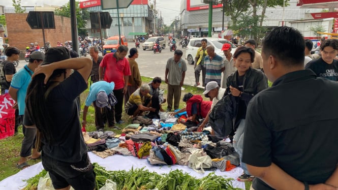 Komunitas Reaksi gelar pasar gratis, kritik kesenjangan sosial.