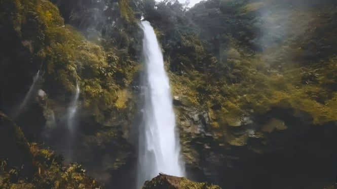 Air terjun Curug Cipendok Purwokerto Banyumas.