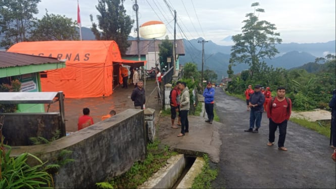 Pemkot Semarang kirim personil ke lokasi longsor Pekalongan.