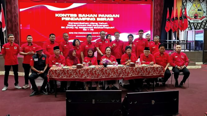 Kompers ulang tahun Megawati di PDIP Jawa Tengah.