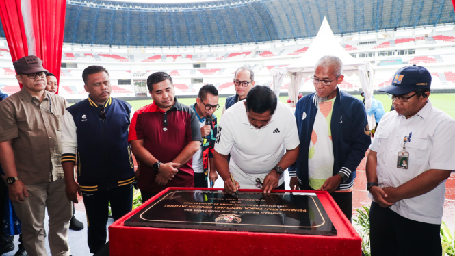 Pj Gubernur Jateng resmikan renovasi Stadion Jatidiri.