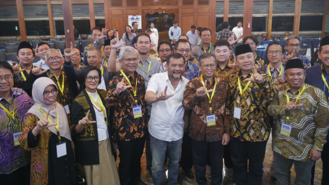 Gubernur Jateng terpilih Ahmad Luthfi bersama para rektor di Jateng.