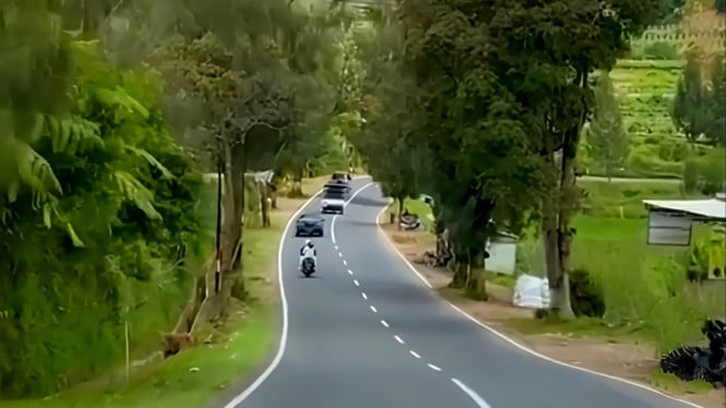 Jalur Semarang-Yogyakarta lewat Kopeng yang indah.