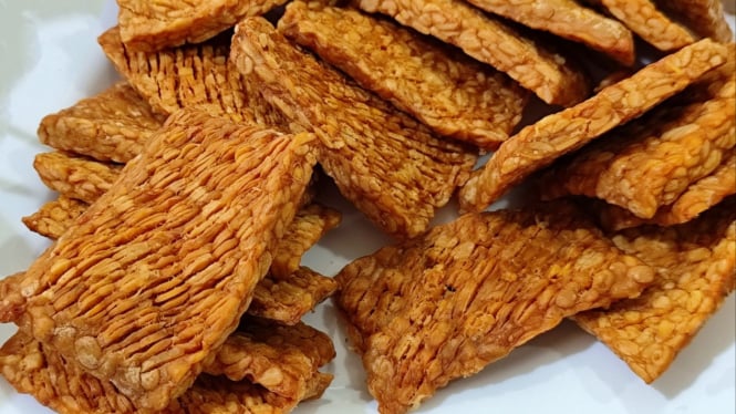 Tempe goreng krispi renyah dan kriuk.