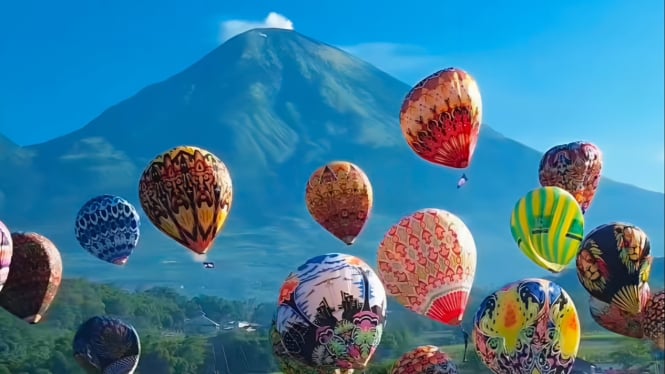 Festival balon udara tradisional di Wonosobo.