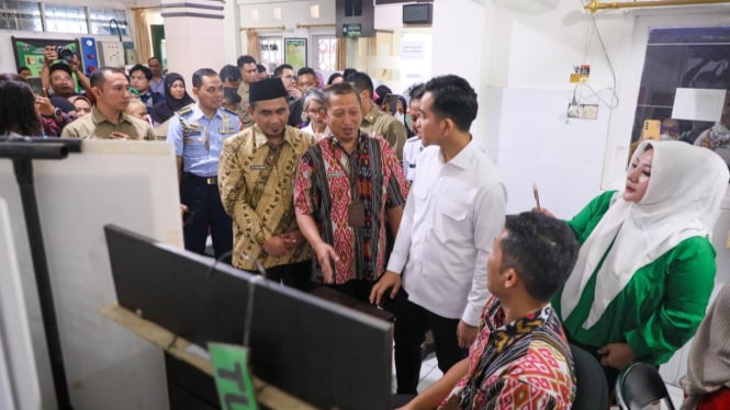 Taj yasin damping Wapres Gibran tinjau MBG di Magelang.