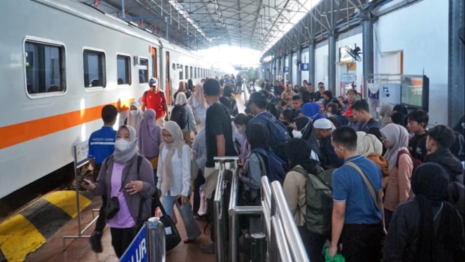 Suasana di Stasiun Semarang Poncol.