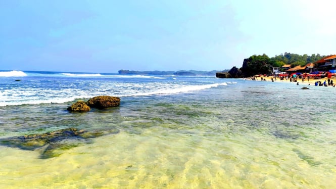 Panorama di Pantai Pulang Sawal Gunung Kidul