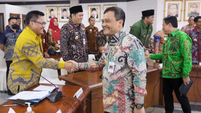 Gubernur Jateng Ahmas Luthfi bertemu DPRD Jateng.