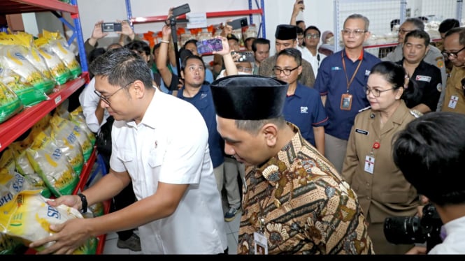 Wali Kota Semarang dampingi Mamentan di Pasar Johar.