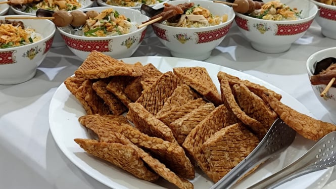 Tempe goreng garing dan kriuk ala soto seger Boyolali.