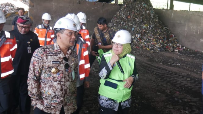 Tempat pengolahan sampah terpadu Jeruklegi.