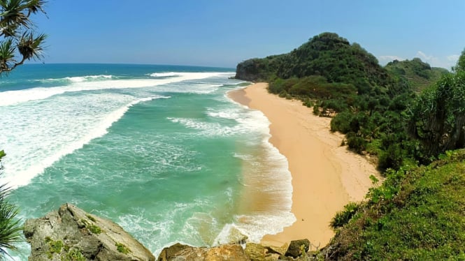 Pantai Sanglen, keindahan tersembunyi di Gunung Kidul.