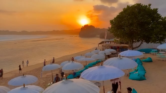 Pantai Watu Kodok Gunung Kidul Yogyakarta.