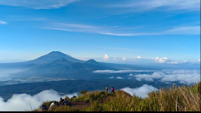 Panorama di lereng Gunung Ungaran yang eksotis.