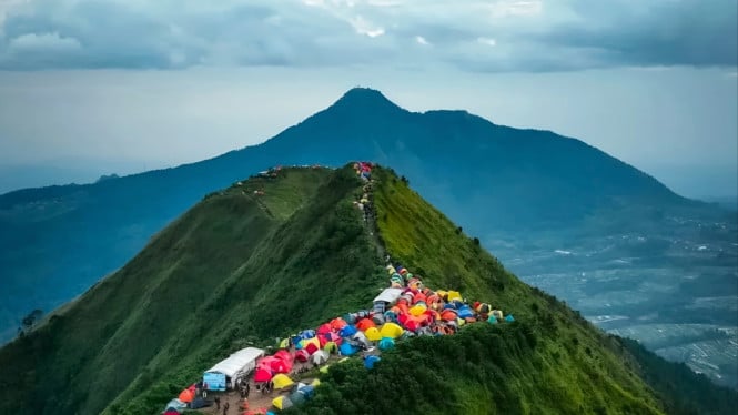 Panorama puncak Gunung Andong.