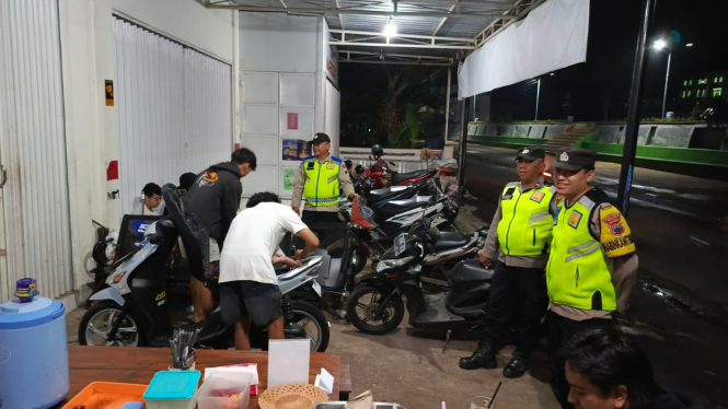 Polisi patroli cegah tawuran dan balap liar di Kendal.