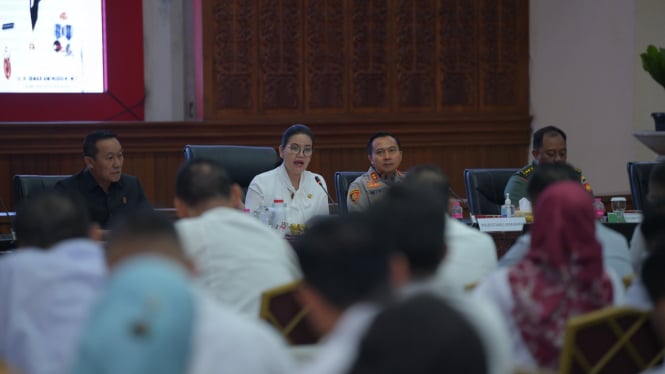Wali Kota Semarang Agustina rakor dengan Konforpimda.