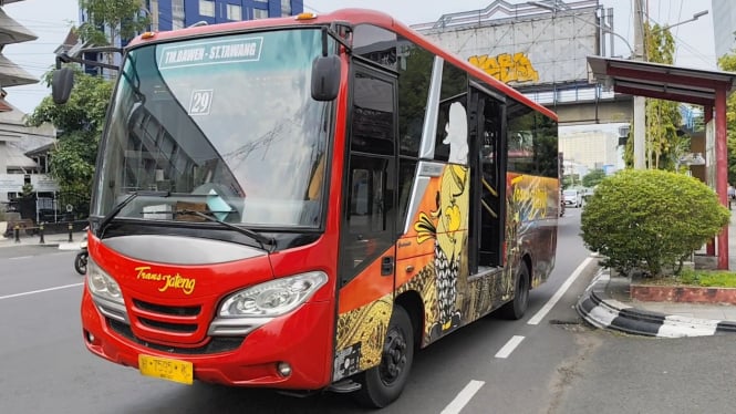 Bus BRT Trans Jateng.