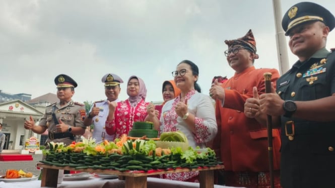 Agustina, Wali Kota Semarang gratiskan bus BRT.