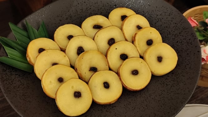 Resep kue lumpur, jajanan khas Indonesia.