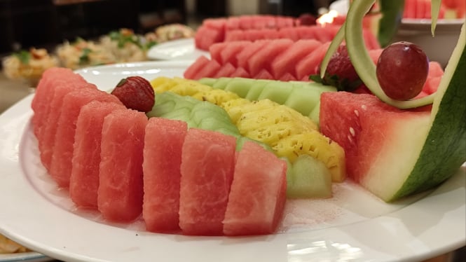 Tips menata plating buah yang benar.