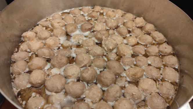 Resep membuat bakso sapi yang mantap.