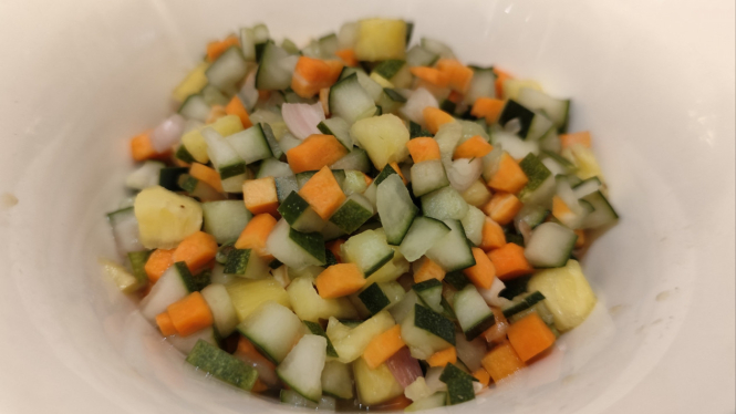 Resep acar timun yang segar.