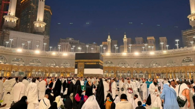 Ilustrasi ibadah haji di Masjidil Haram.