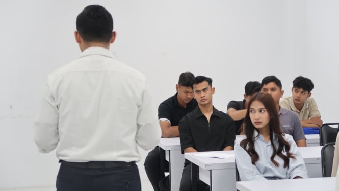 Pratama Arhan kuliah lagi di Udinus Semarang.