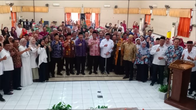Dialog Urgensi Pendidikan dalam Penguatan Karakter di Era Digital.