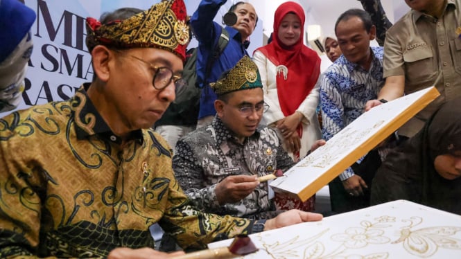 Fadli Zon saat acara pameran seni di Semarang.