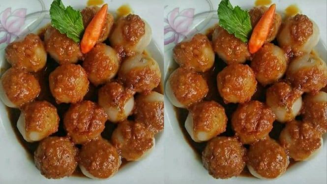 Cilok Bumbu kacang yang gurih dan kenyal.