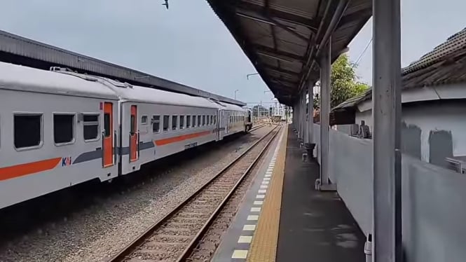 KA Kedungsepur Semarang-Purwodadi.