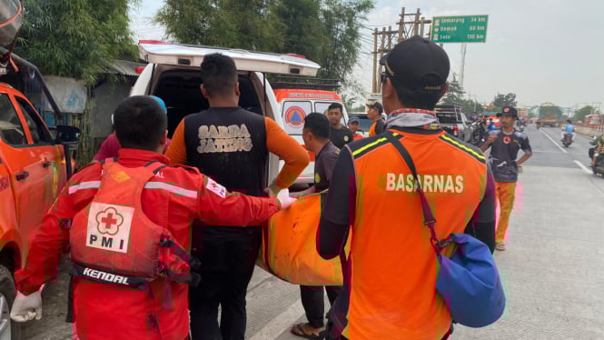 Tim SAR evakuasi korban tenggelam di Kalikuto Batang.