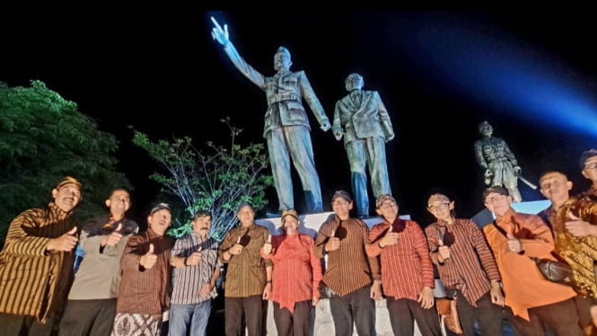 Seniman Ambarawa Hibahkan Patung Soekarno Hatta ke Pemkab Semarang
