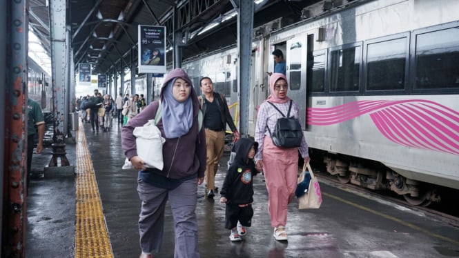 Puncak Libur Panjang Iduladha, 25 Ribu orang naik KA dari Semarang.