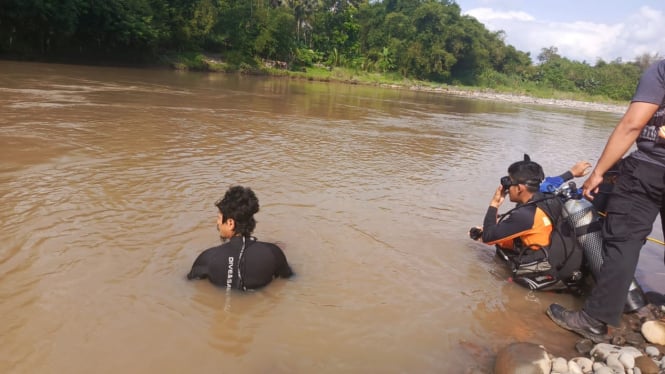 Pencari ikan hilang ditelan arus di Sungai Progo Magelang.