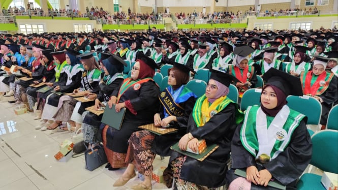 Unissula Semarang wisuda mahasiswa ke 93