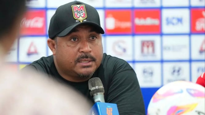 Pelatih Malut United Imran Nahumarury.