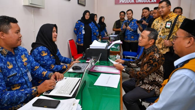 Mawen Dikdasmen pantau SPMB di Semarang.