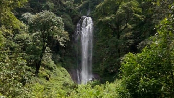 Air terjun Curug Lawe Secepat Kendal.