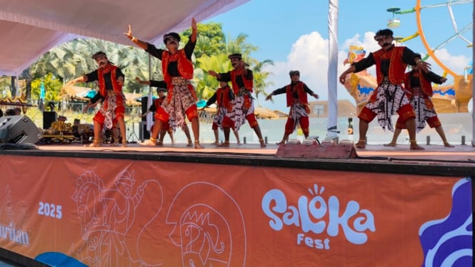 Saloka Theme Park menggelar Festival jaranan dan prajuritan.
